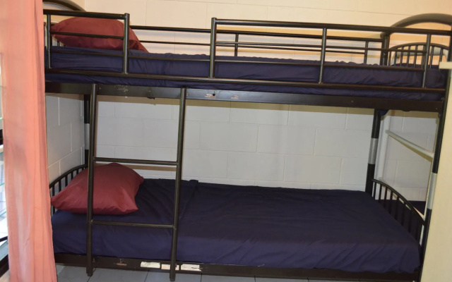 Frogshollow Backpackers