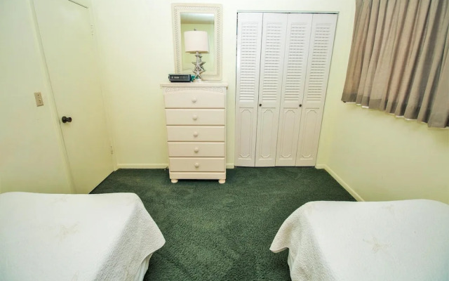 Sea Coast Gardens III 303