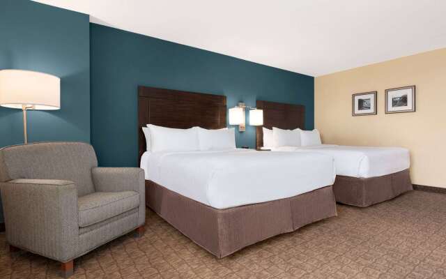 Wyndham Garden Niagara Falls Fallsview