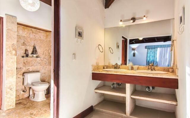 Onyx Aparta Hotel
