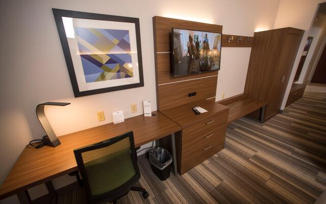 Holiday Inn Express Hotel & Suites Lexington-Downtown by IHG