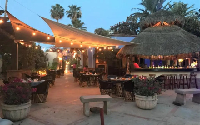 El Encanto Inn