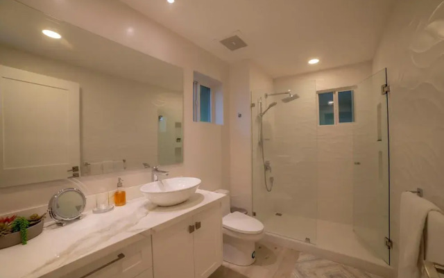 Del Mar 4M - 3 bdr 2 Bath Condo