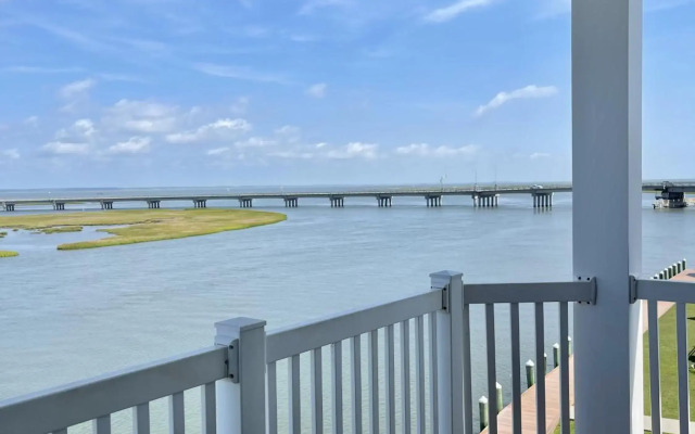Comfort Suites Chincoteague Island Bayfront Resort