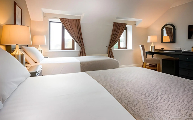 Killarney Heights Hotel