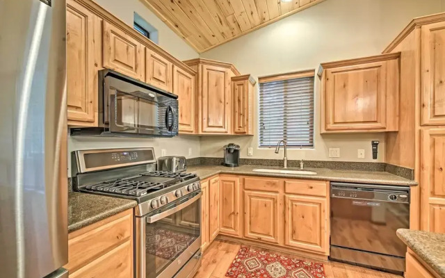 < 1 Mi to Torreon Golf Club: Show Low Condo