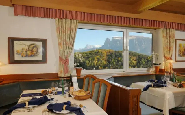 Hotel Dolomitenblick