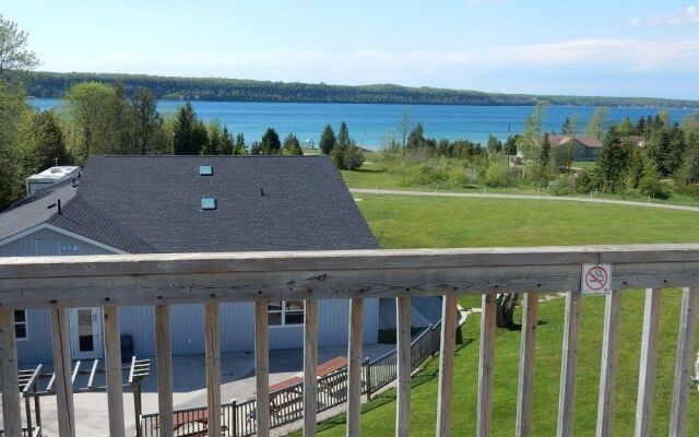 Waterview On The Bay