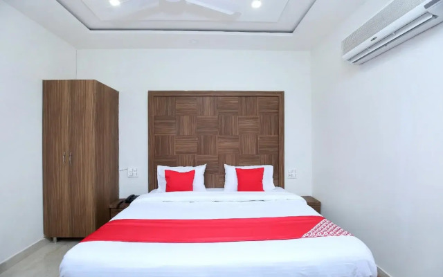 Hotel S7 by OYO Rooms