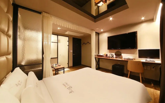 Soseol Smith Hotel