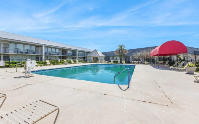 Ramada by Wyndham Houma