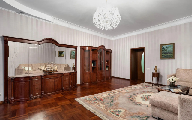 MyHome YourHome (МайХоум ЙоХоум) на Большом проспекте Петроградской стороны