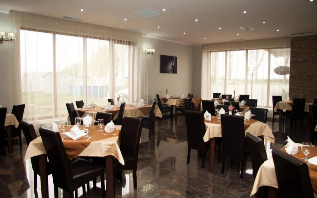 Hotel Hanul de la Rascruce