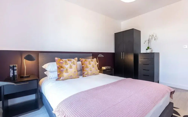 Victoria Square Two-bed Accommodation by Belvilla
