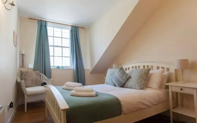 Cosy 2 Bedroom Apartment In Heart Of The City