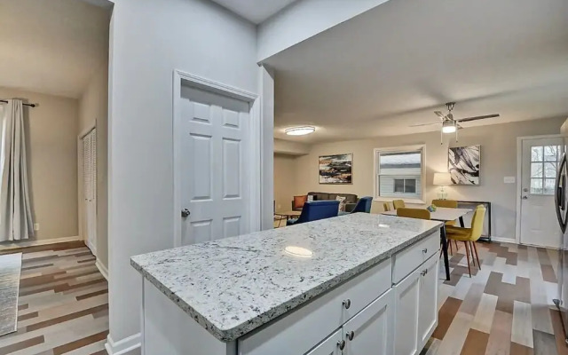 Spacious 6BR/3BA House w/ Parking! Sleeps 20!