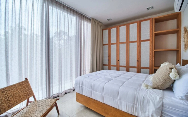 Pure Condos 302 By Lockey