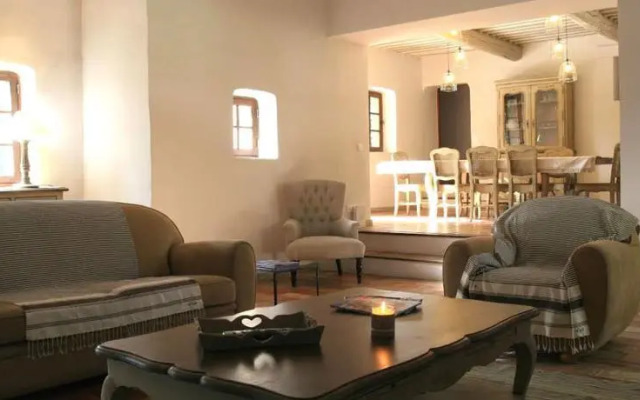 Provence Secrète - Entre Vigne & Pinède