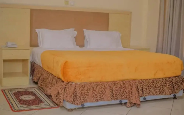 Land Mark Hotel