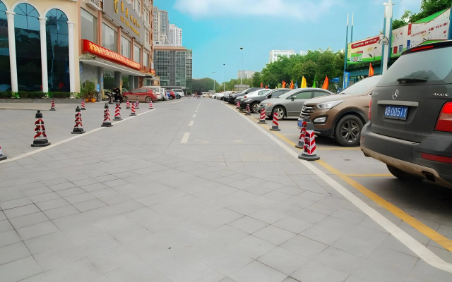 Vienna Hotel Guangzhou Panyu Chimelong Shiqiao Metro Station