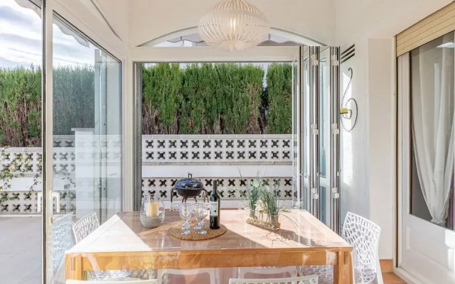 Charming Holiday Home in Empuriabrava With Pool