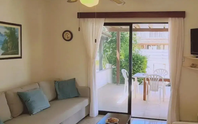 52 MEN - Sea Gem Apartment