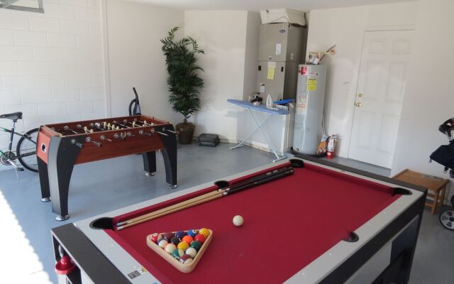 Deluxe Pool Homes by SVV
