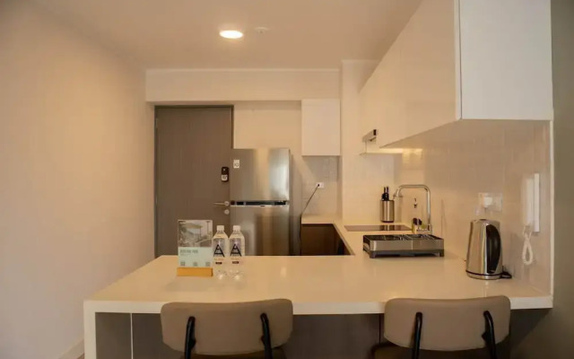 w Radiant 1BR w Private Balcony in Miraflores