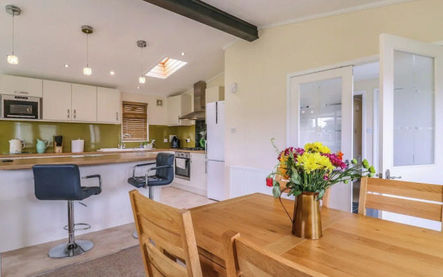 Owls Retreat, Lodge 11