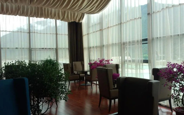 Nyingchi Minshan Hotel