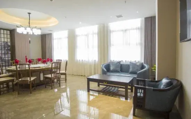 weinan hillman hotel (huazhou branch)