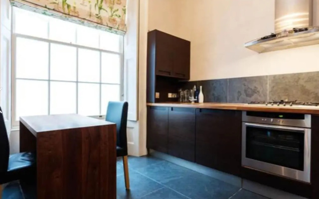 3 Bedroom South Kensington Flat