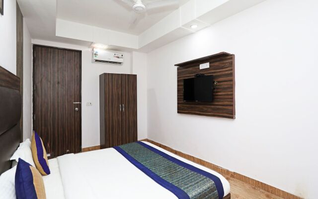 OYO 10795 Hotel RS Residency