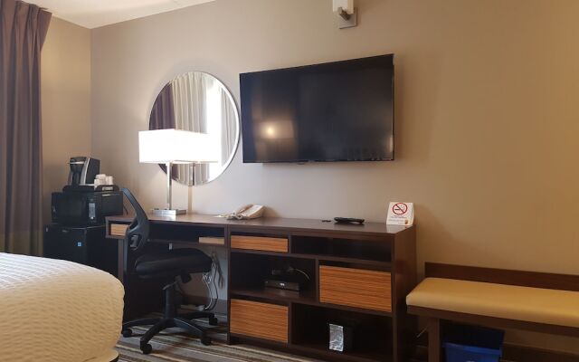 Super 8 Winnipeg West