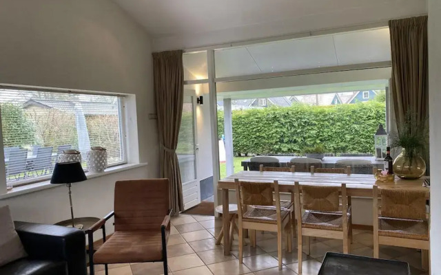 Lovely Holiday Bungalow With Garden