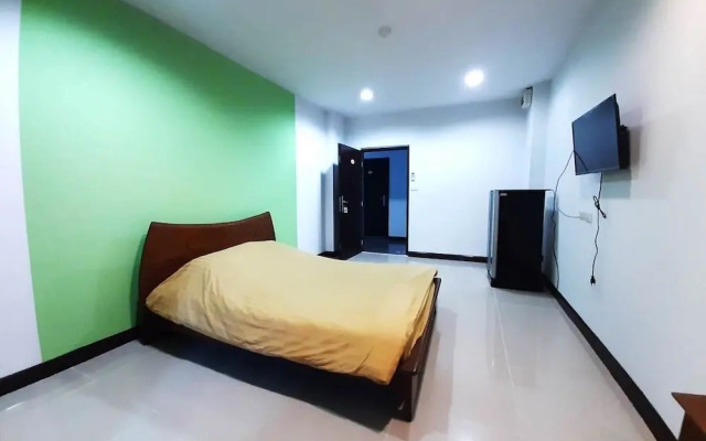 Thanarom Place