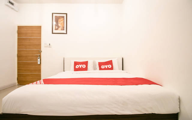 OYO 568 Art Hotel Hua Lamphong - Hostel