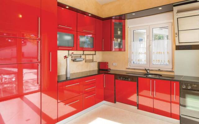 Amazing Home in Medulin With Wifi and 6 Bedrooms