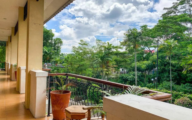 OYO 261 Sasono Putro Residence
