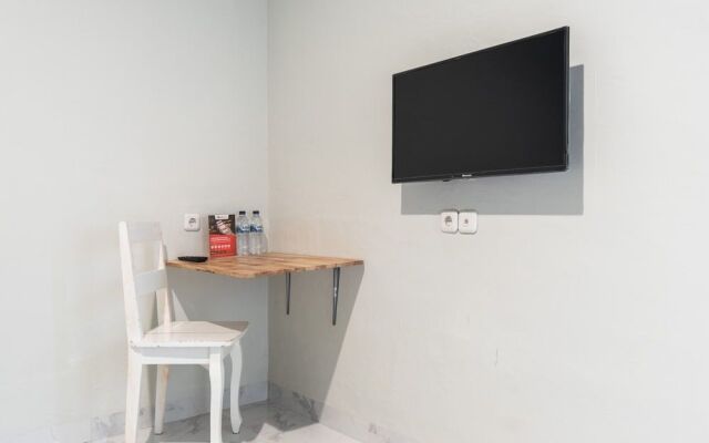 RedDoorz Plus near RS USU Medan 2