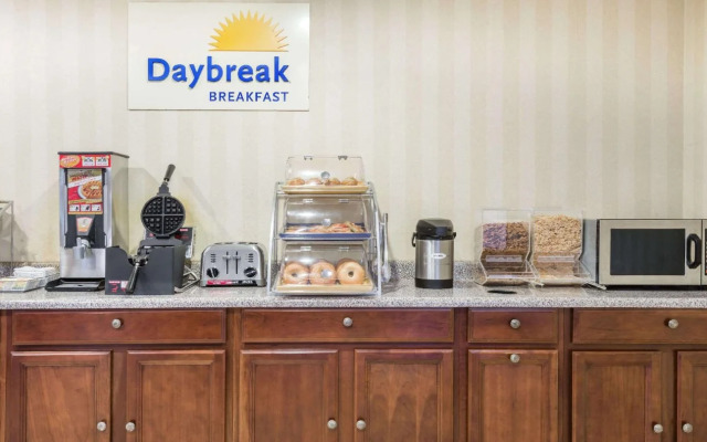 Days Inn & Suites by Wyndham Boardman