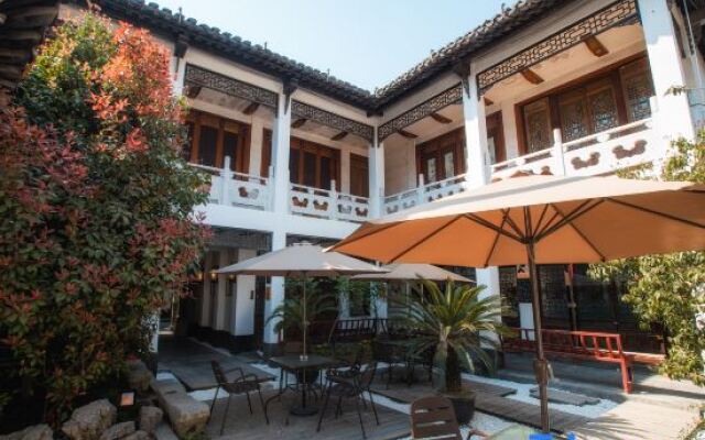 Yangzhou Huafang Fengqing Hotel