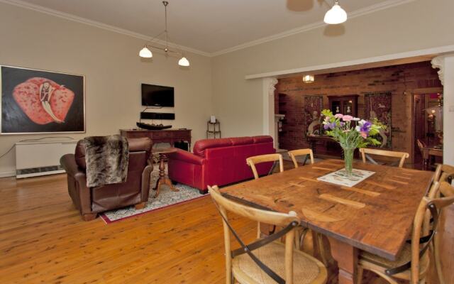 Rose Cottage - Historic Luxury