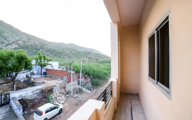 Hotel Sapphire by OYO Rooms