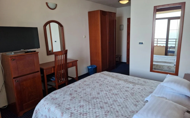 Hotel Miramare Njivice