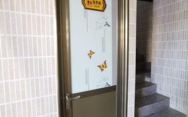 Peninsula Apartment (Dongguan Hengli Branch)