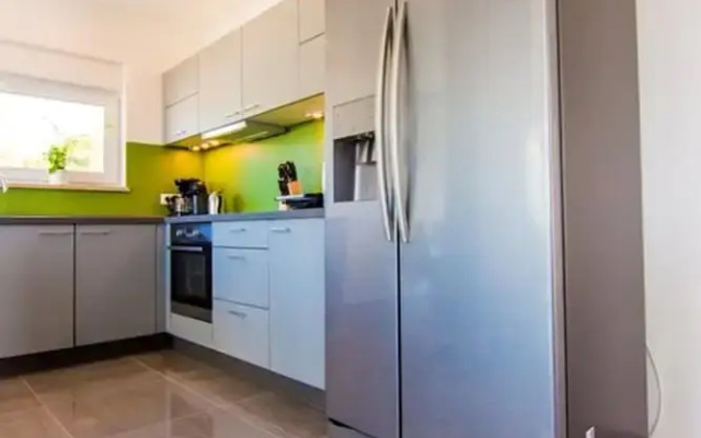 Villa With Pool and Sea View in Fazana - Horizont