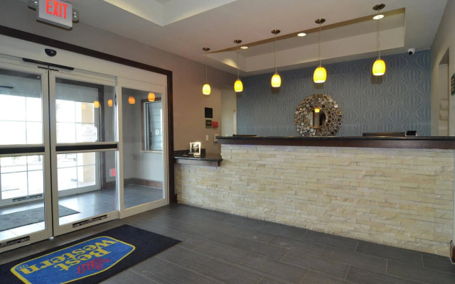 Best Western Plus Kenedy Inn