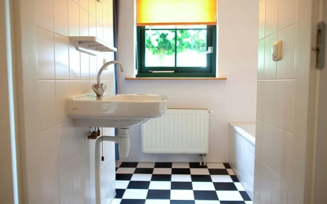 Cozy Furnished House with Garden near Nature Reserve