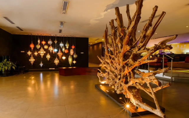 Riande Aeropuerto Hotel & Casino